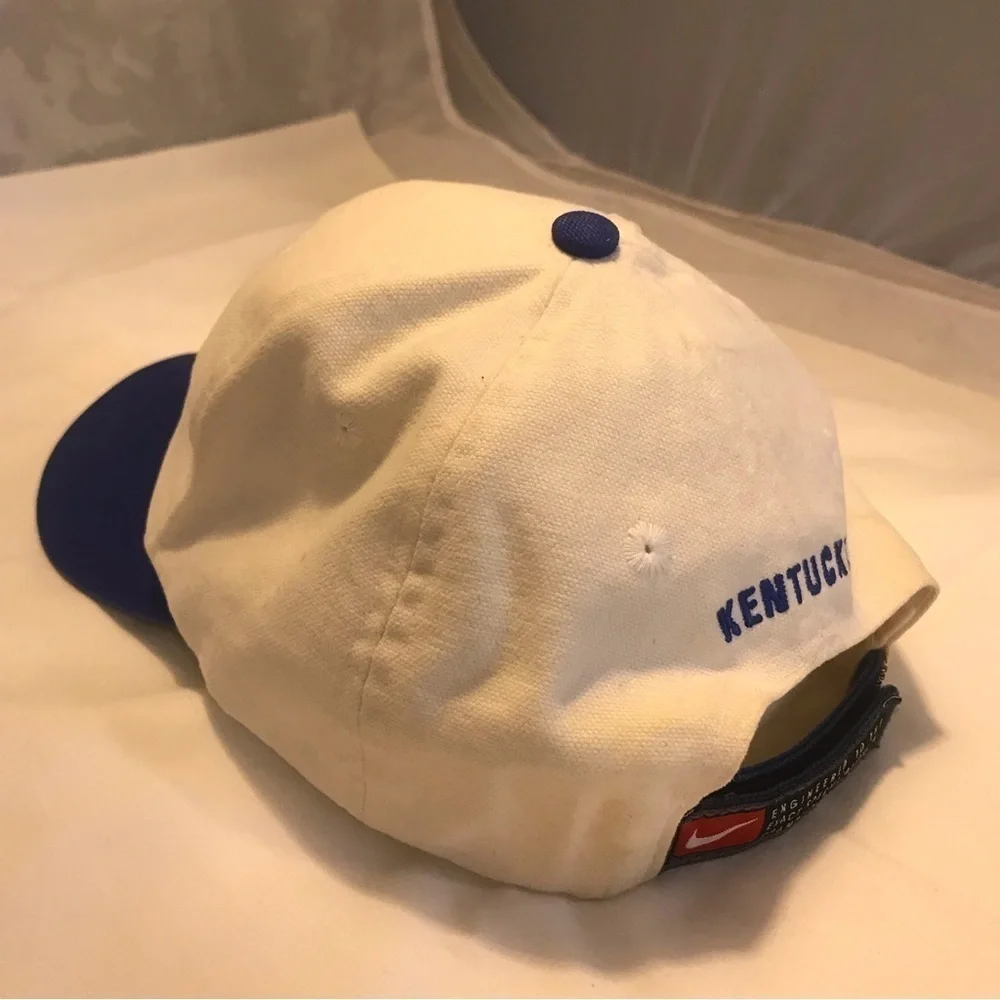 Nike University of Kentucky Adjustable Ball Cap